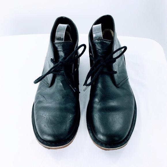 UGG Mens Chukka Boot Black Crinkled Leather Leighton Desert Shoe Crepe Sole 10.5 - Picture 2 of 13